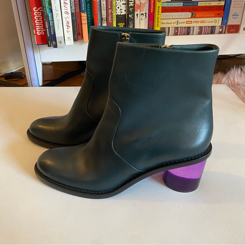 Burberry Dark Green Leather Ankle Boots with Translucent Purple Block Heels - Picture 3 of 8